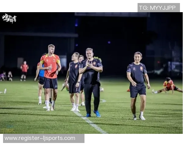 体育实时数据南京足球队区域防守战术解析与实战应用深度剖析